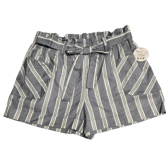 jolie & joy Pants - NWT Full circle trends short by Jolie & Joy. Super soft too